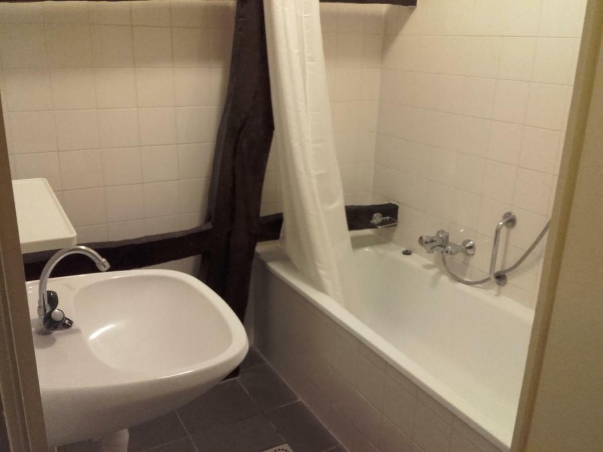 Kasteel Schaloen Holiday home *